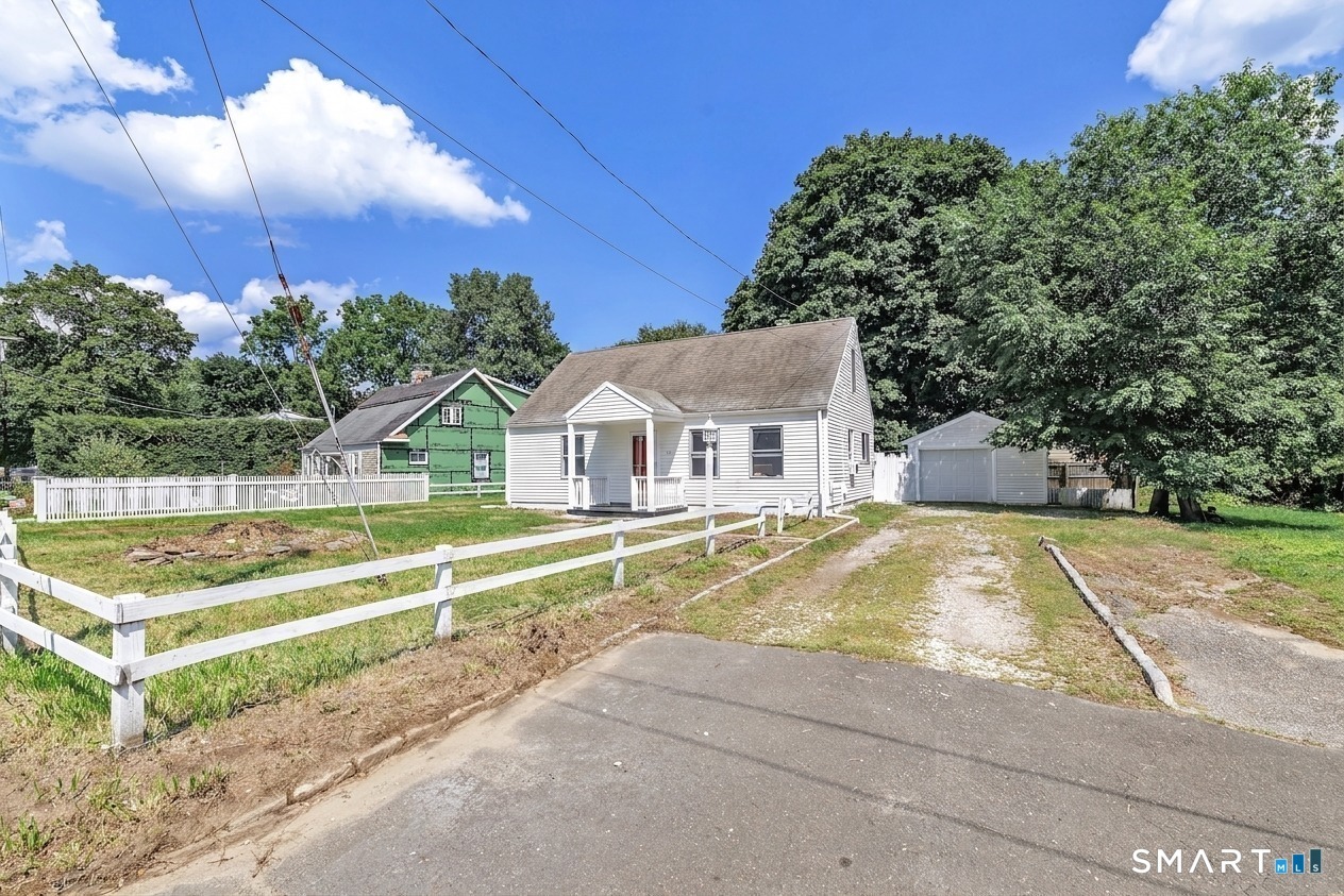 Fairchild Dr, Bethel, CT 06801