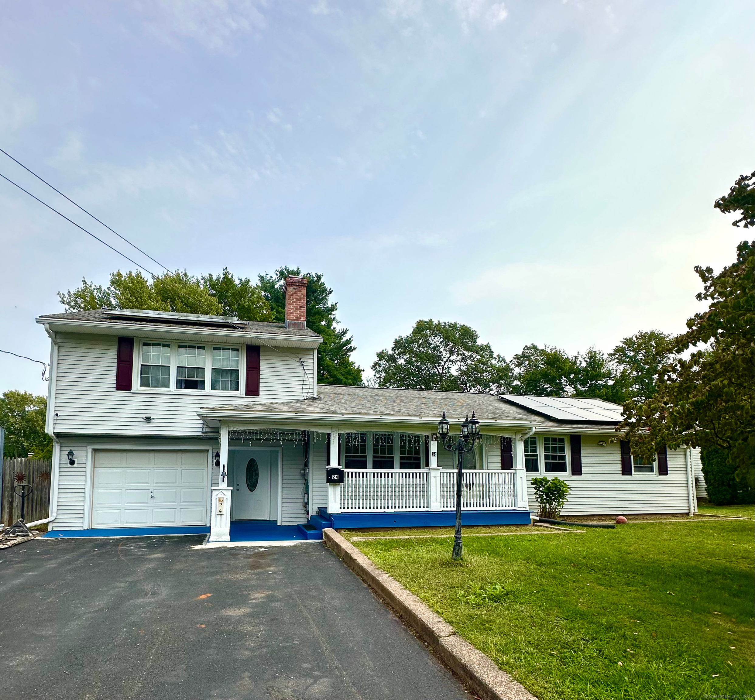Bel Aire Cir, Windsor Locks, CT 06096