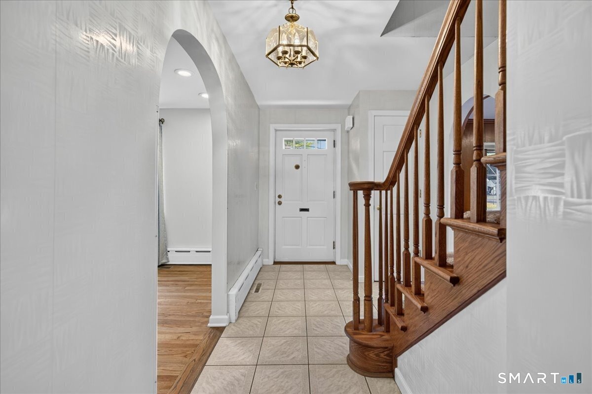 Dessa Dr, Hamden, CT 06517 #1