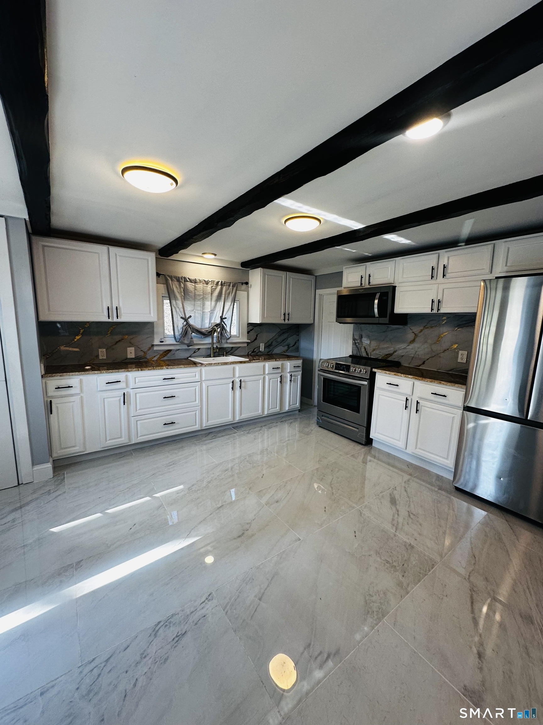 Mediterranean Ln, Norwich, CT 06360