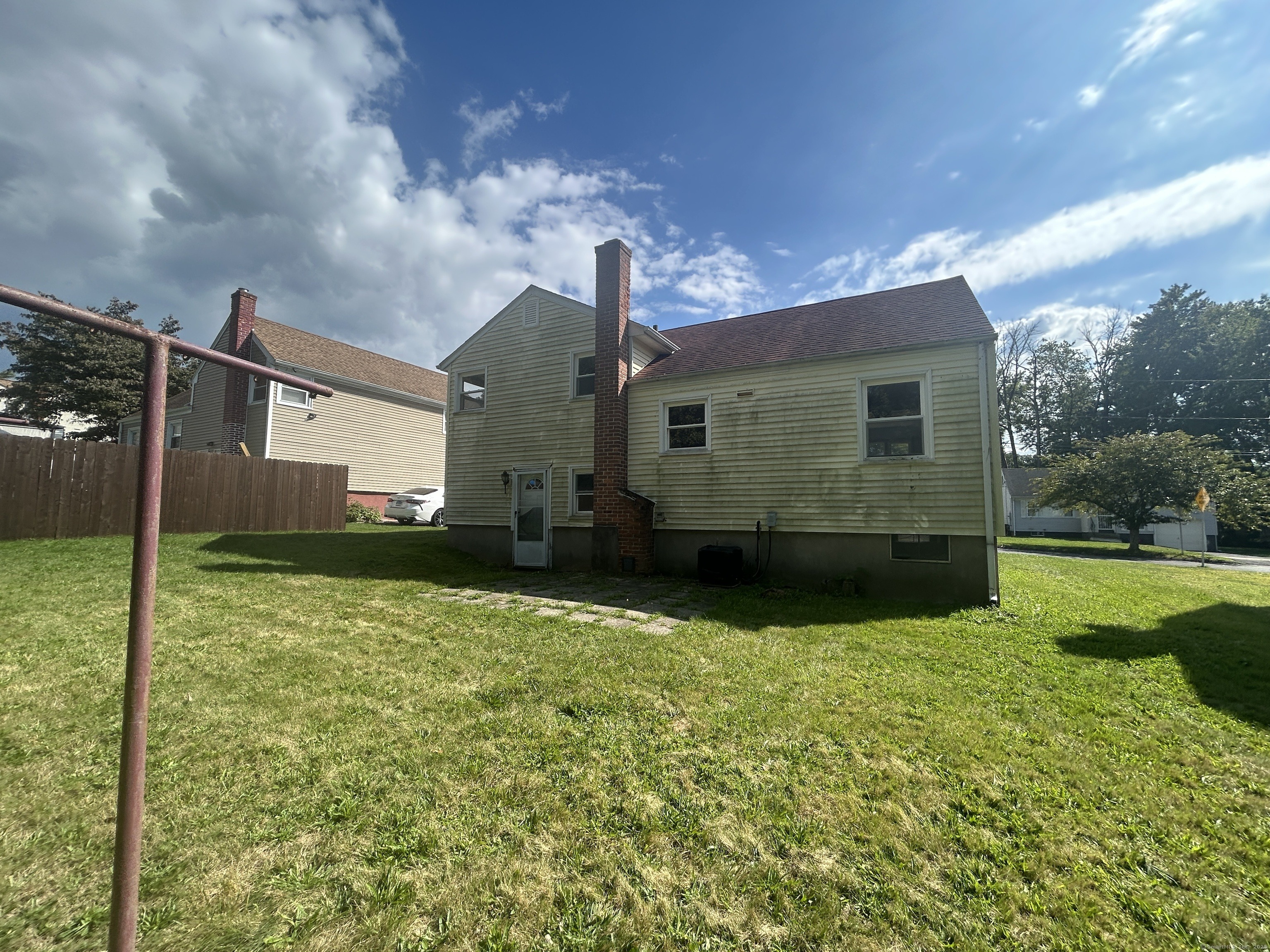 Salem St, Hartford, CT 06114 #1