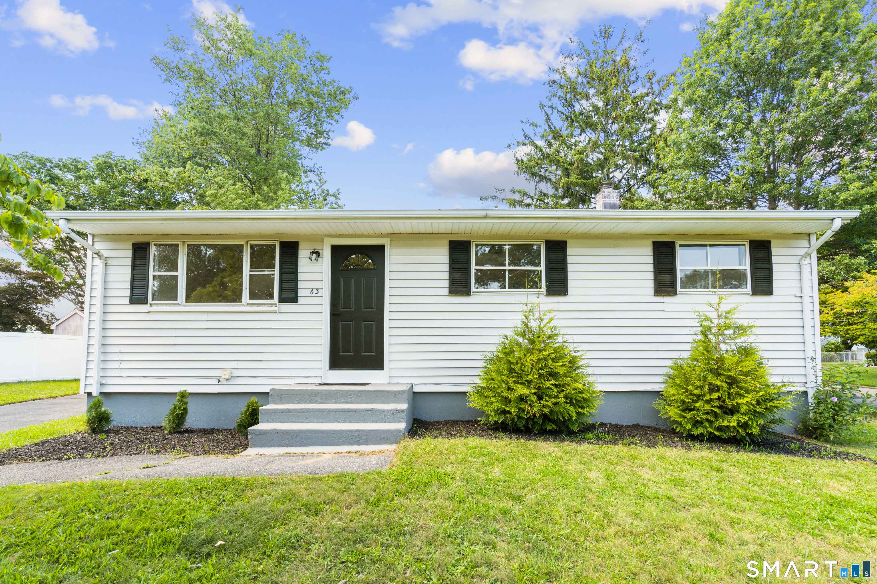 Eileen Rd, West Haven, CT 06516