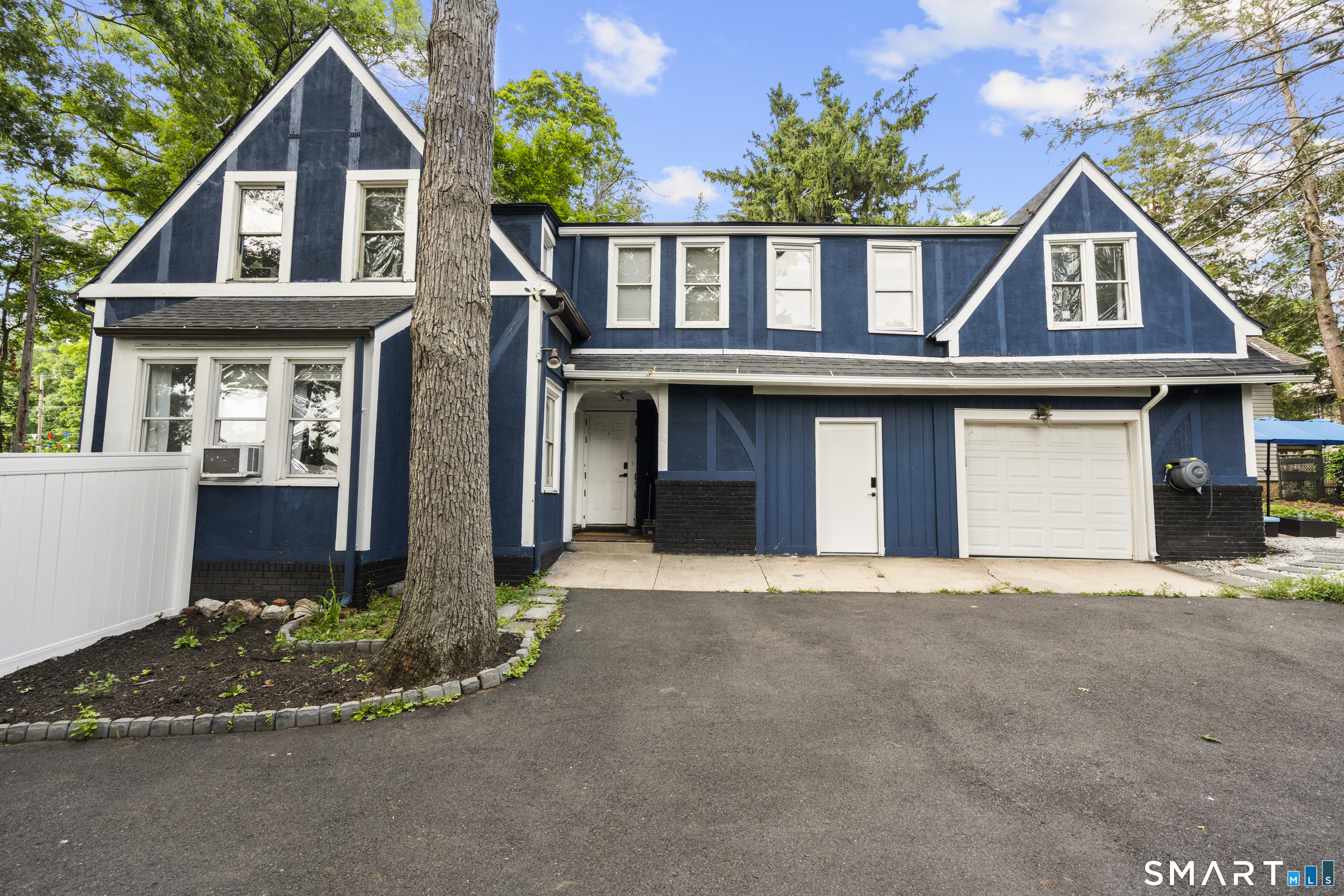 Trowbridge St, Waterbury, CT 06710