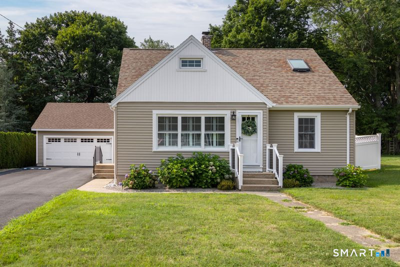 Arch St, Pawcatuck, CT 06379