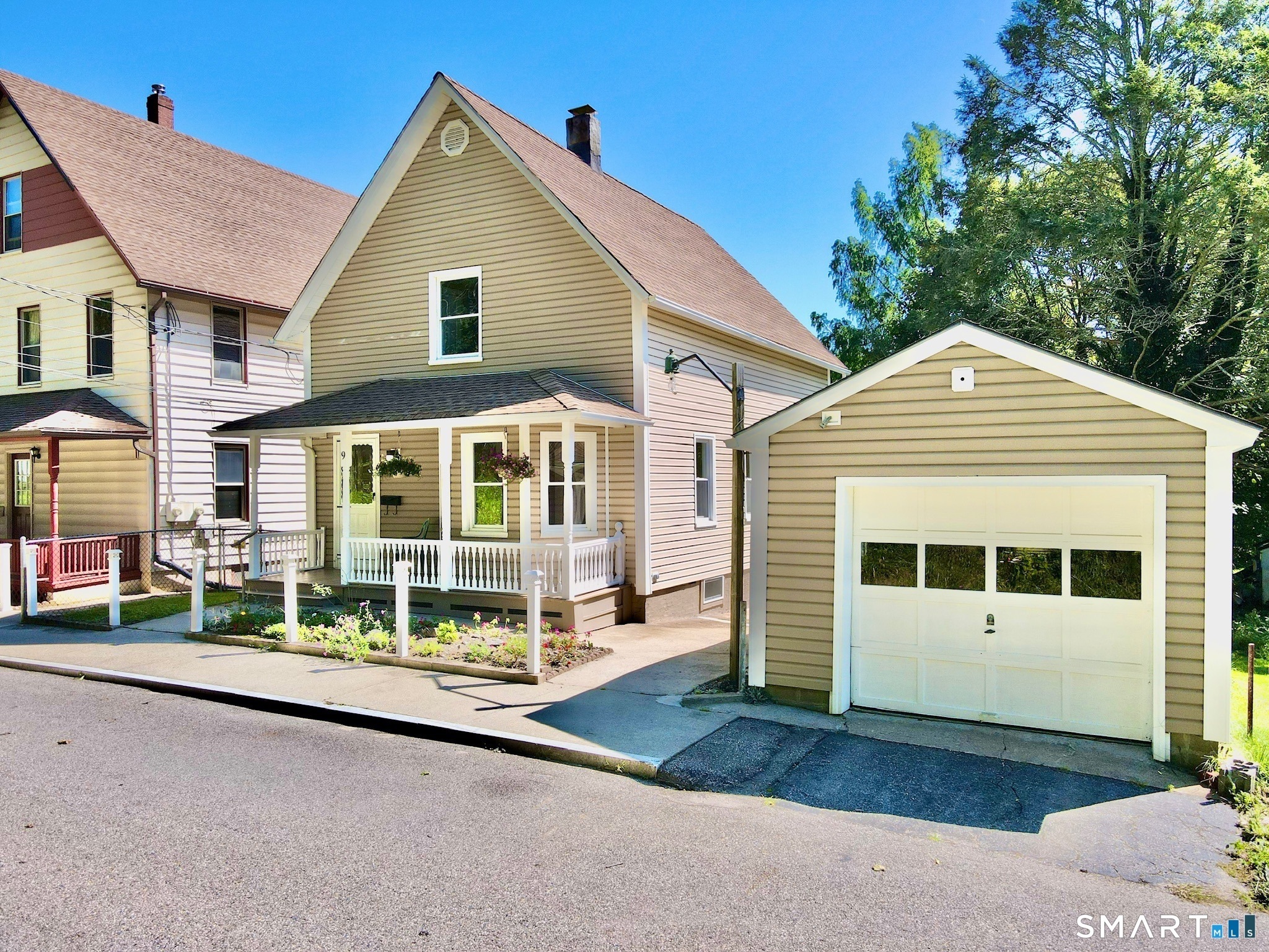 Daniel St, Norwich, CT 06360 #1