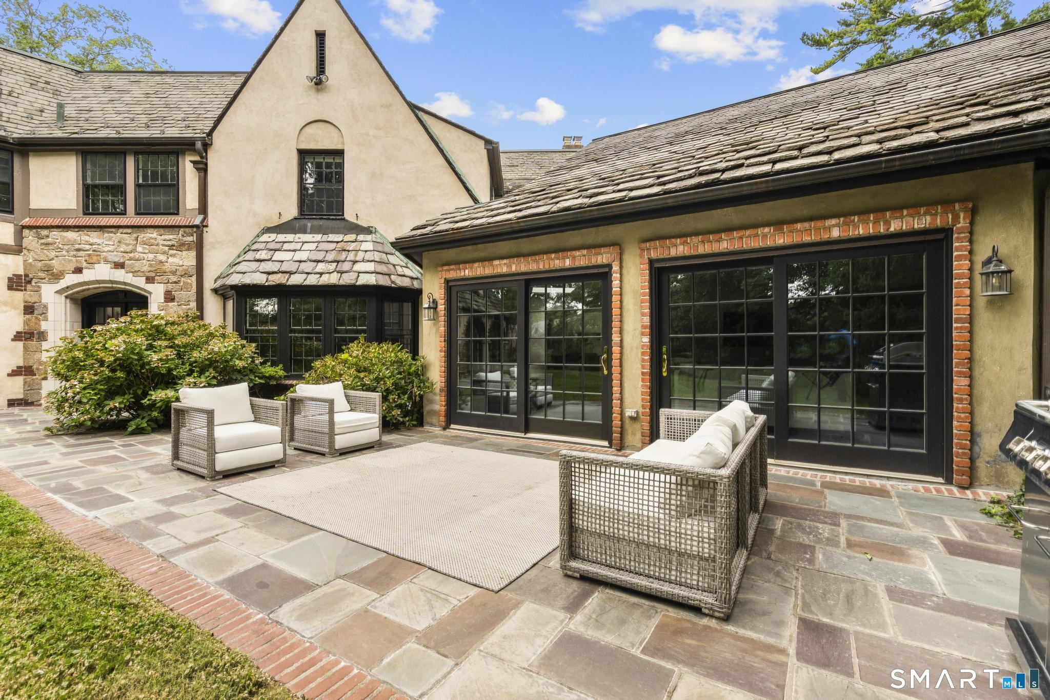 Calhoun Dr, Greenwich, CT 06831 #1