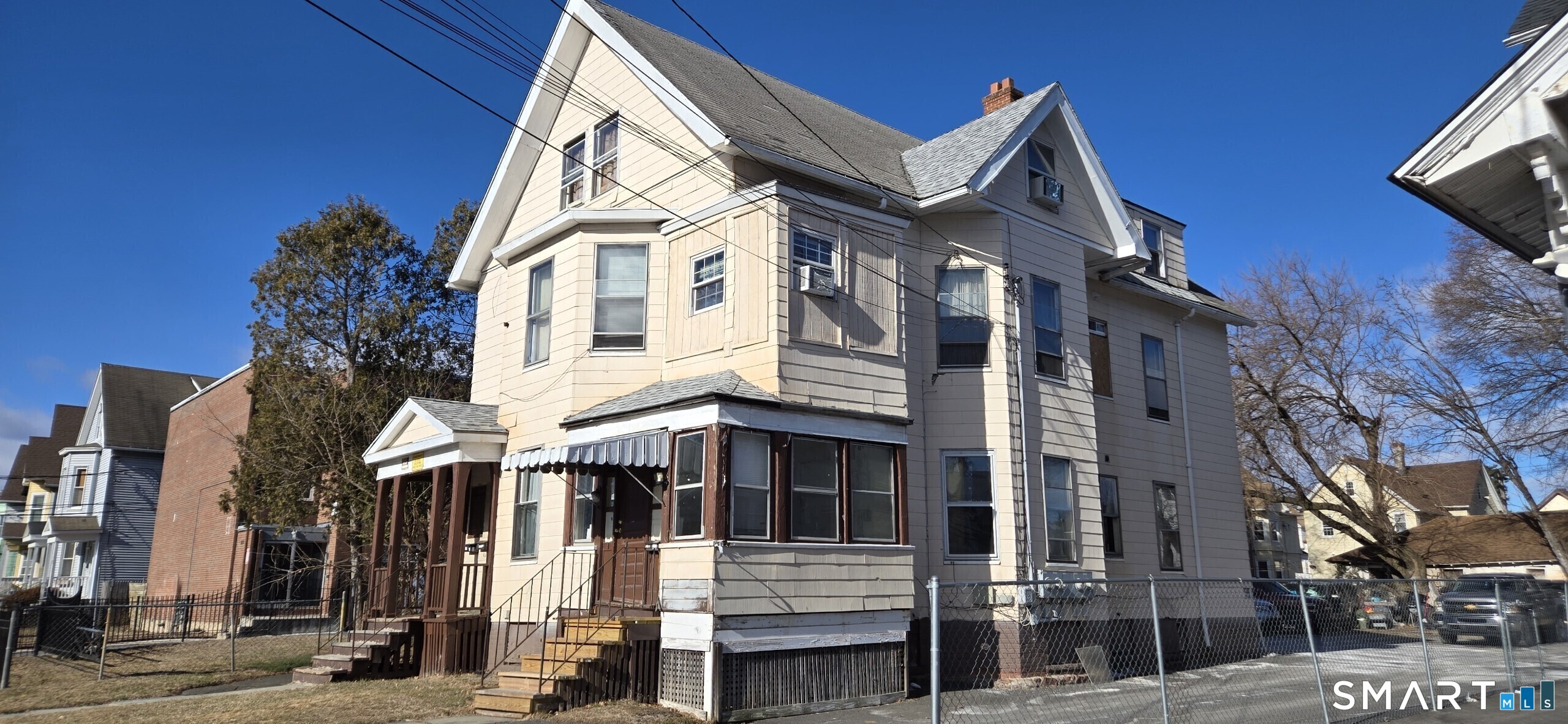 Bond St, Hartford, CT 06114