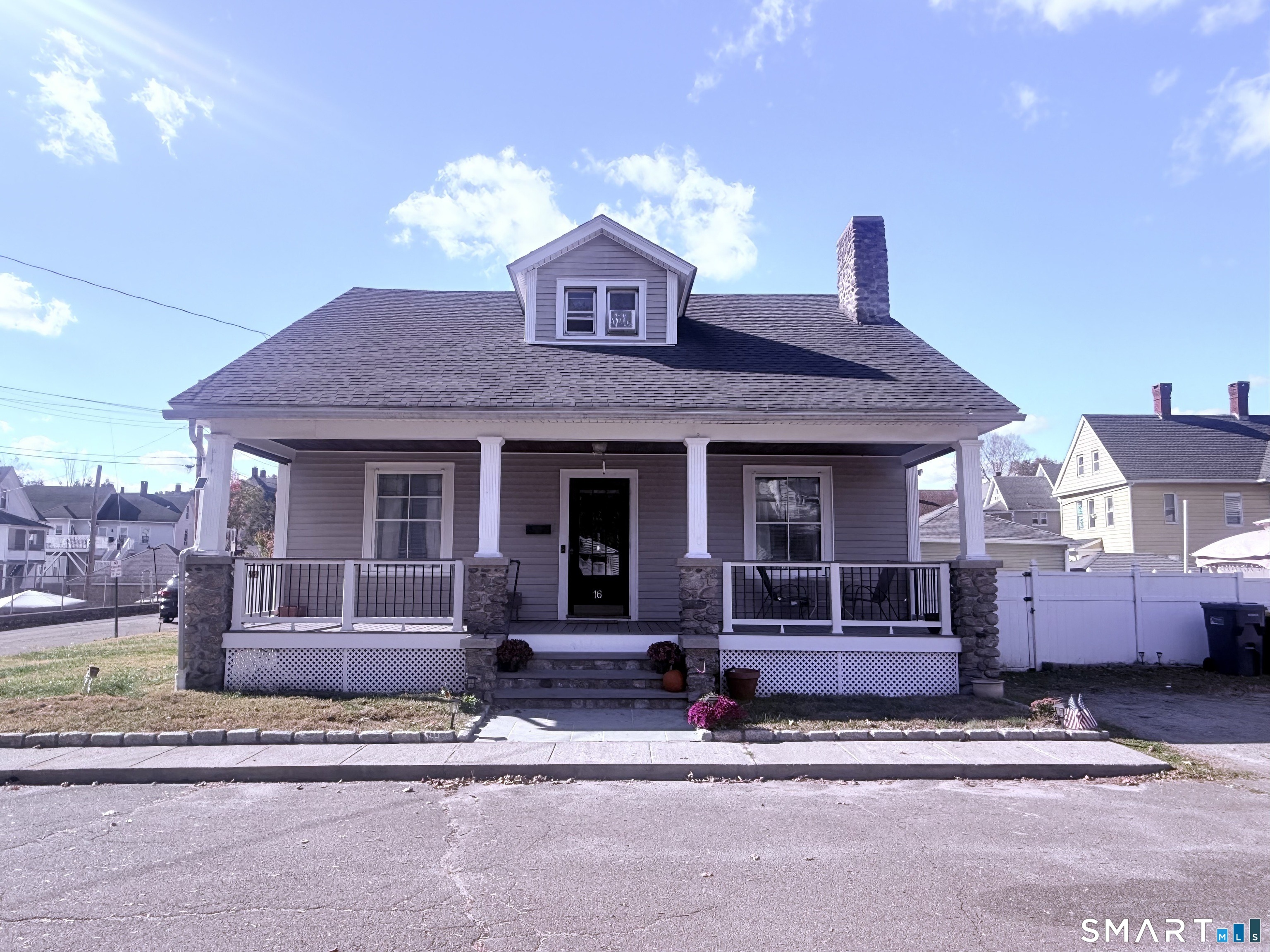 Holbrook Ct, Ansonia, CT 06401