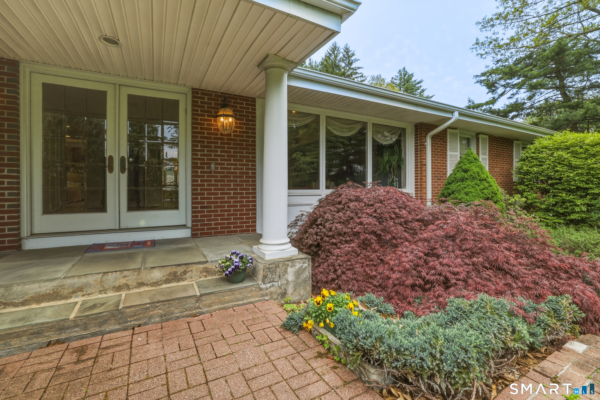 Mountain Farms Rd, West Hartford, CT 06117