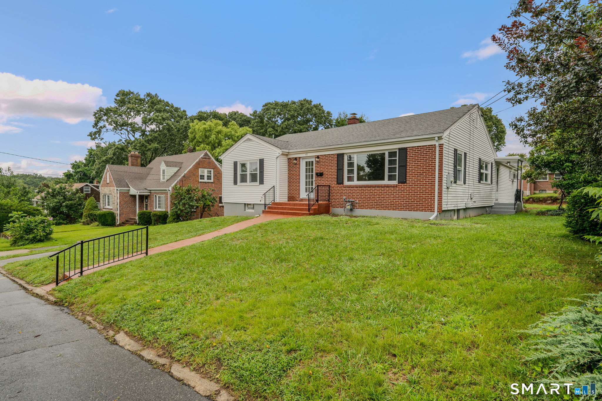 Mansfield Rd, New London, CT 06320 #1