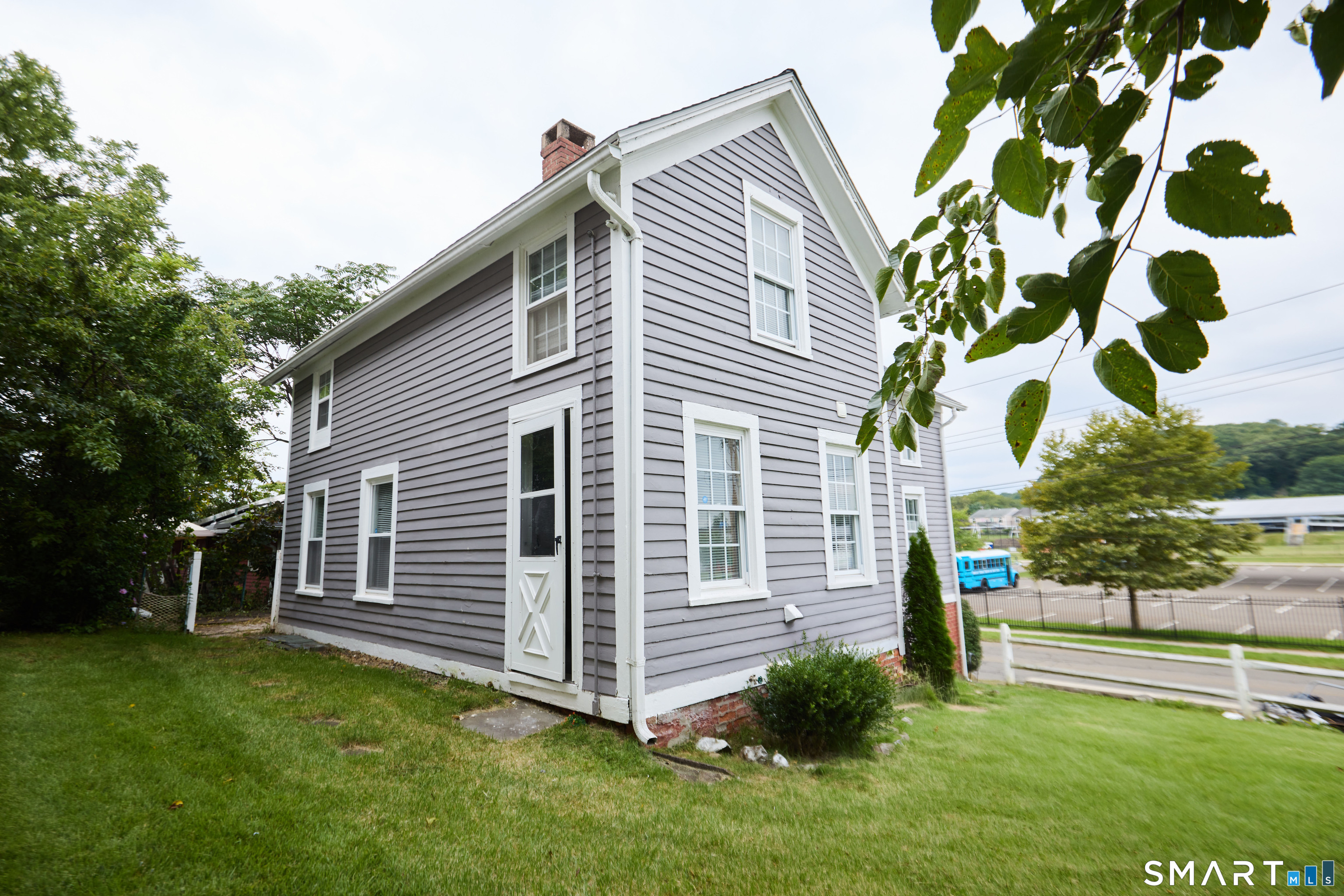 Fairview Ave, Hamden, CT 06514