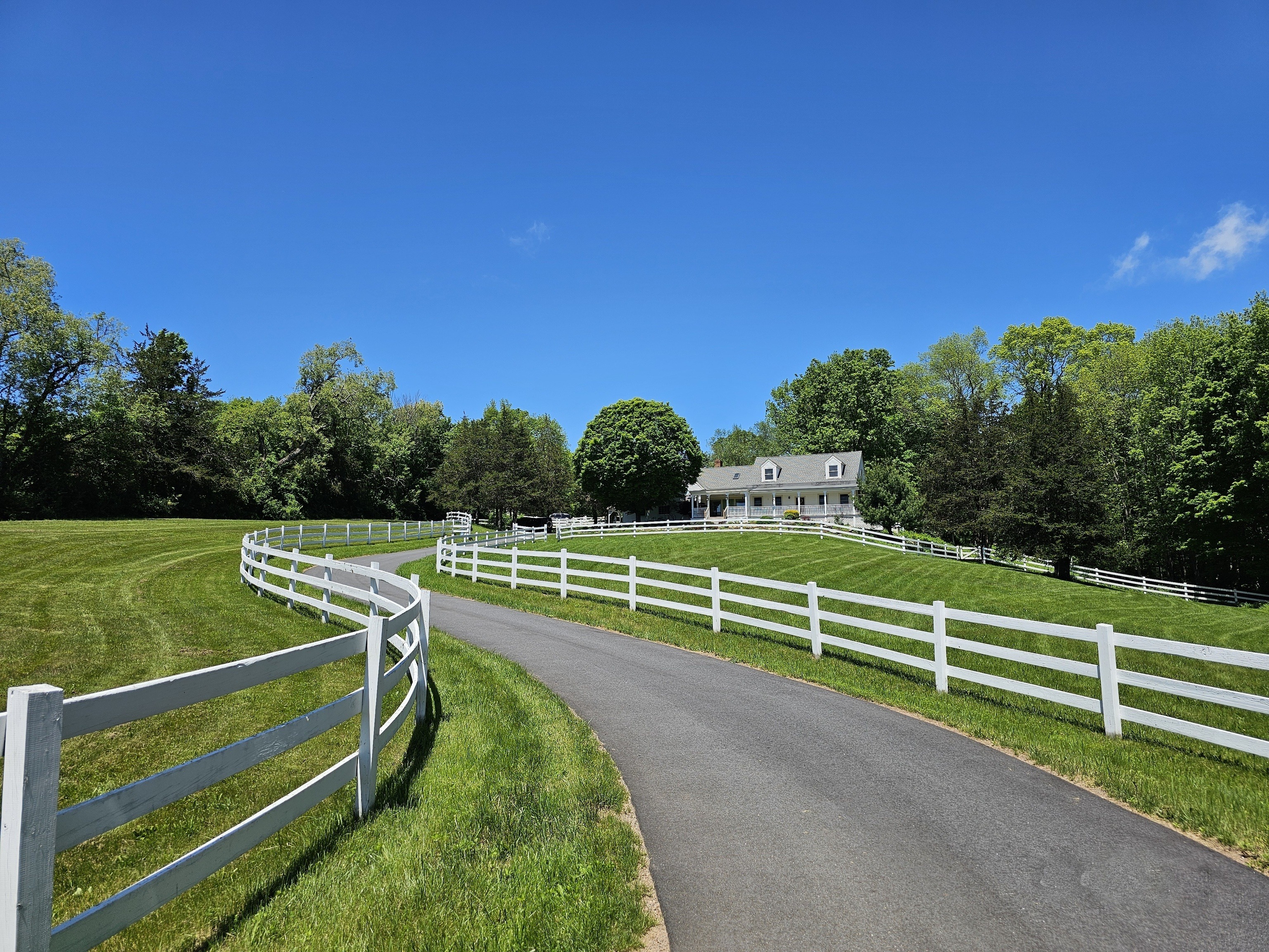 Main St, Woodbury, CT 06798