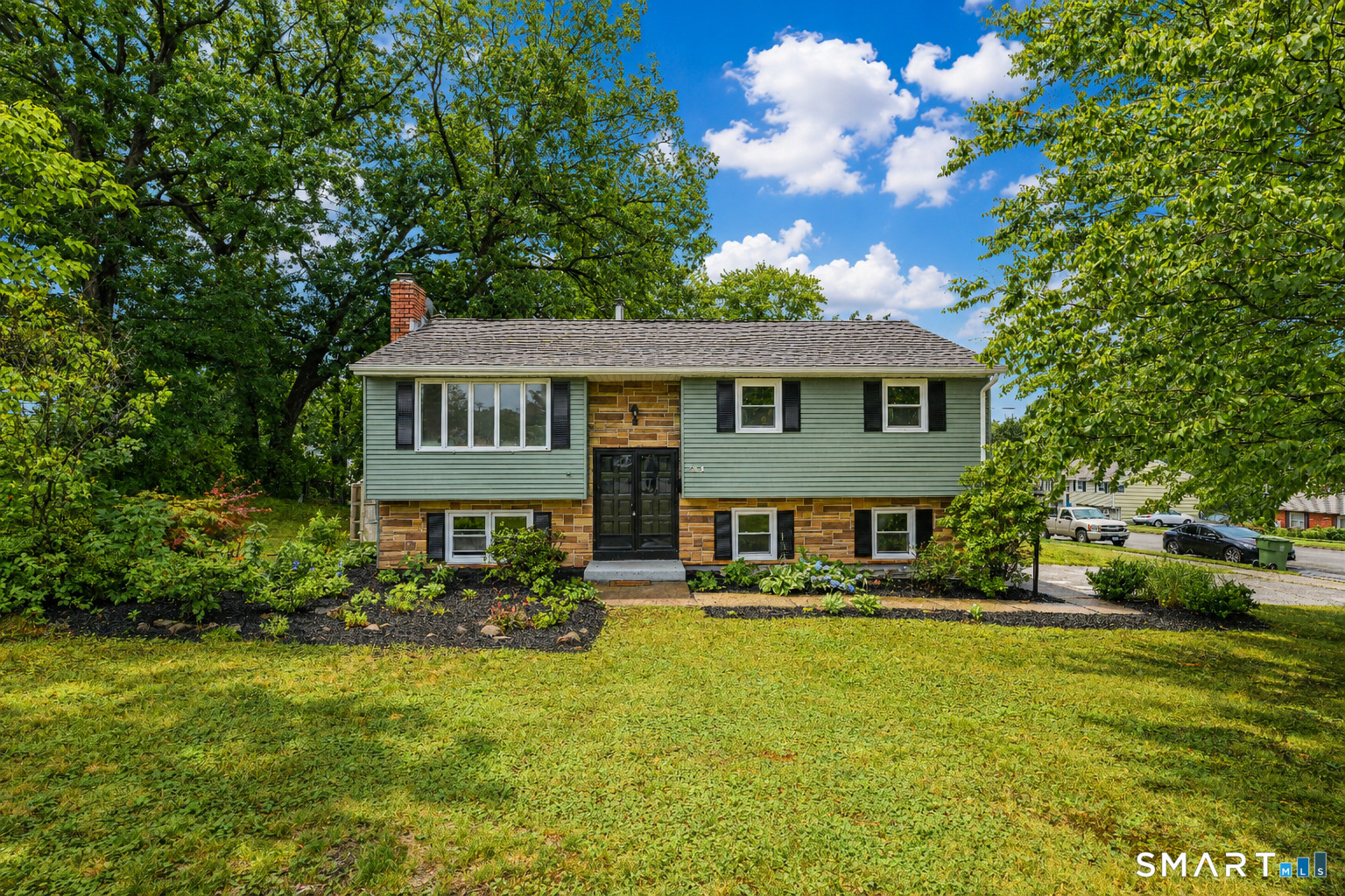 Stonecrest Dr, Bristol, CT 06010