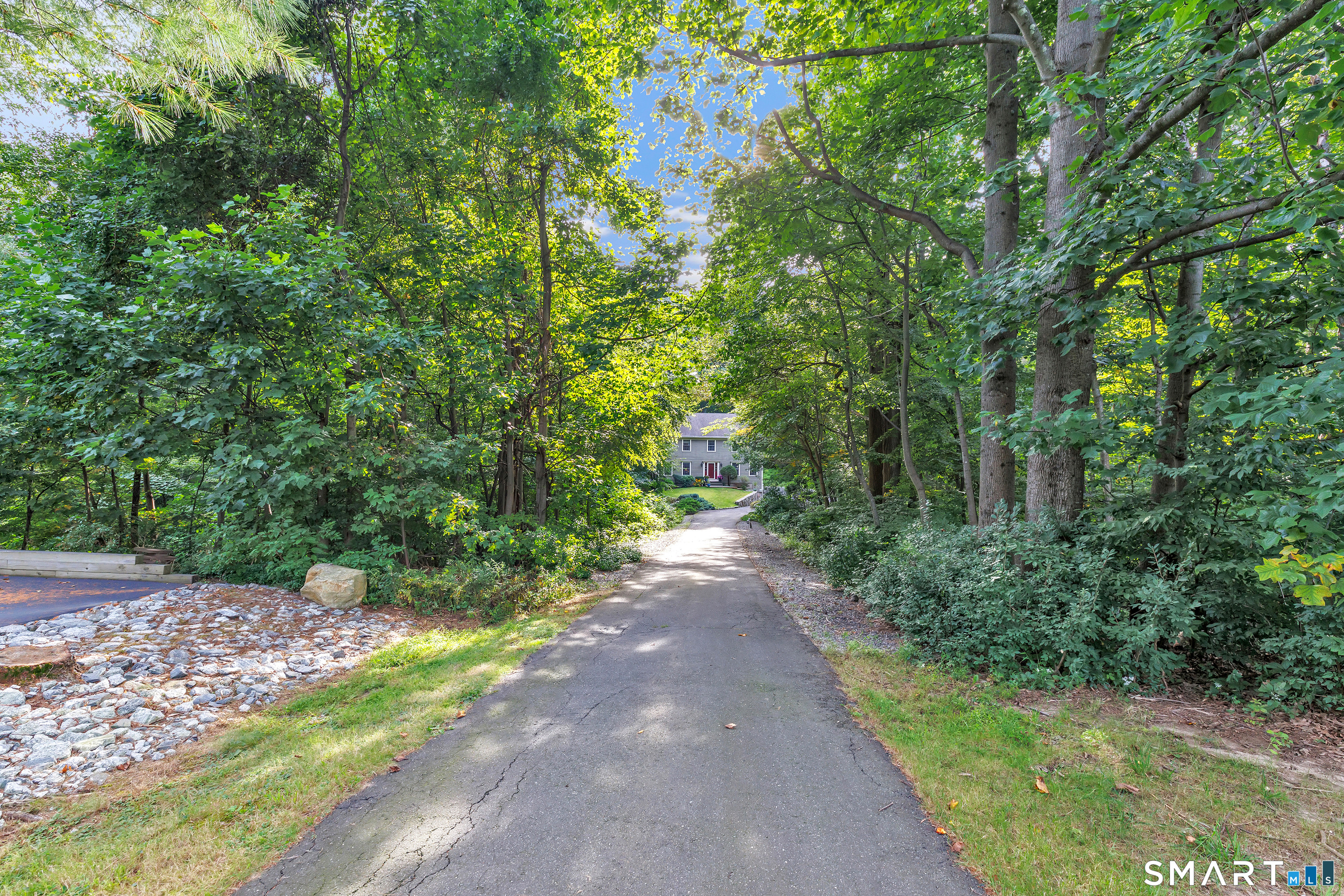 Shari Dr, Seymour, CT 06483