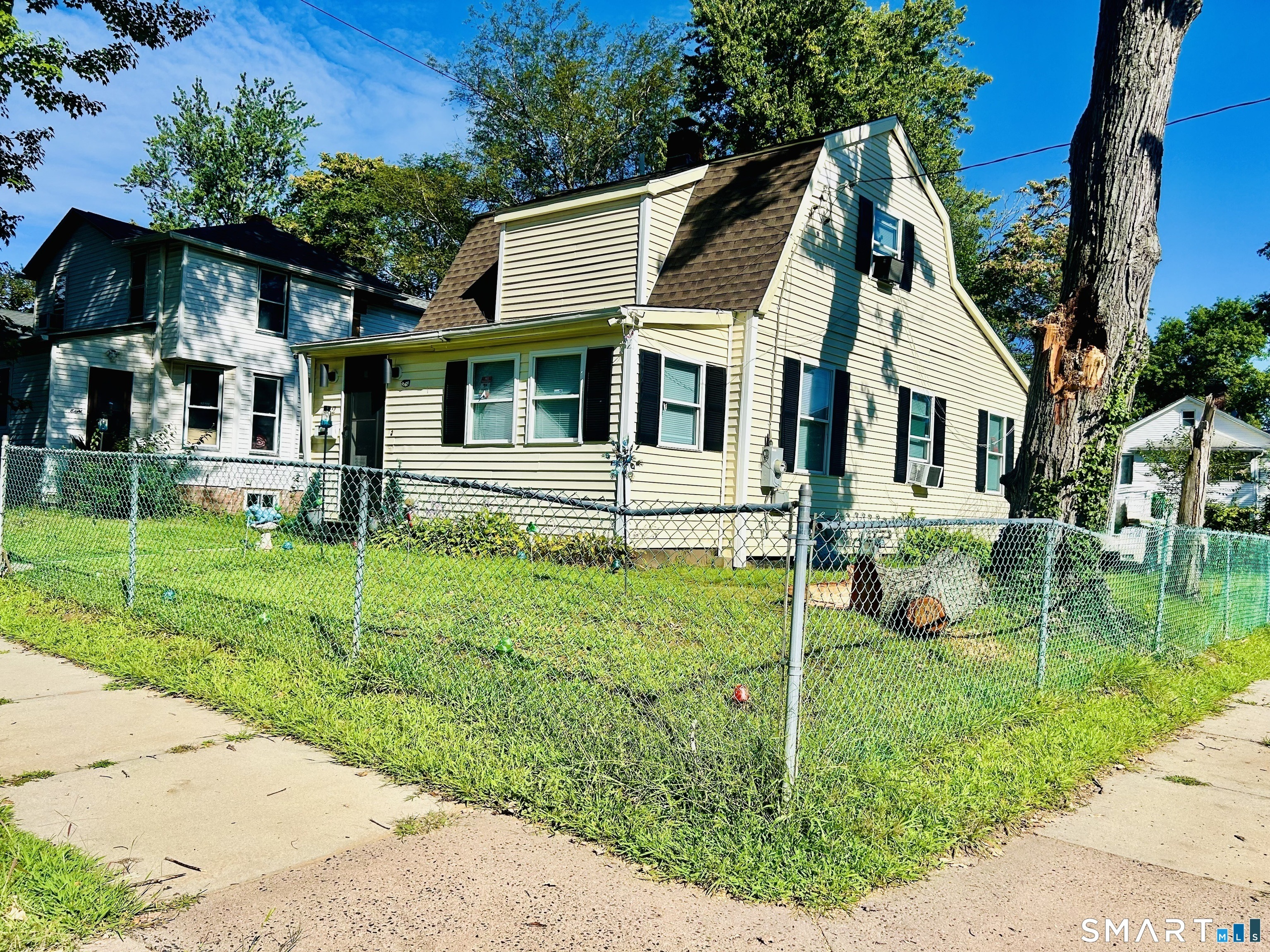 Simpson St, Hartford, CT 06112