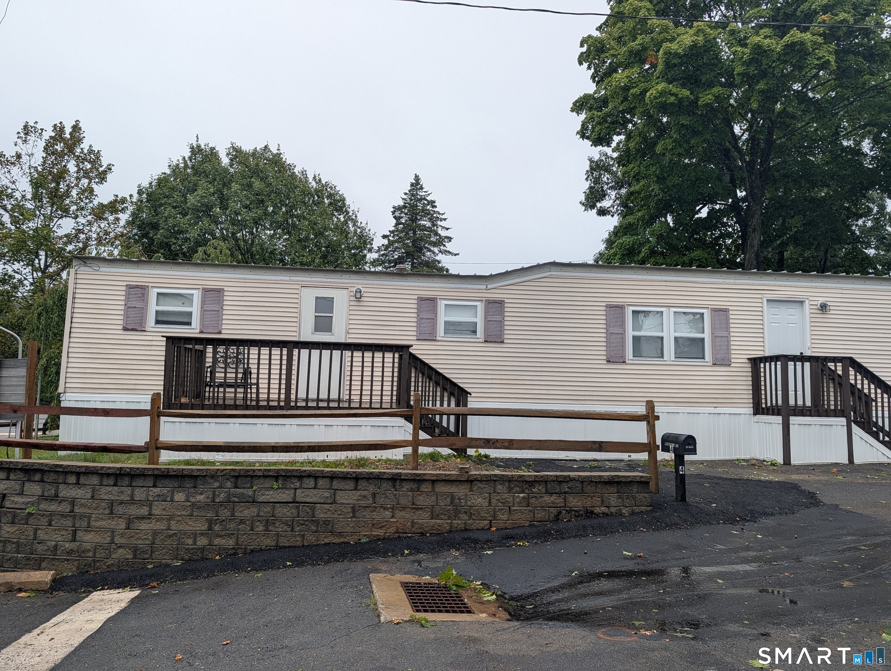 Mountain Dr, Shelton, CT 06484