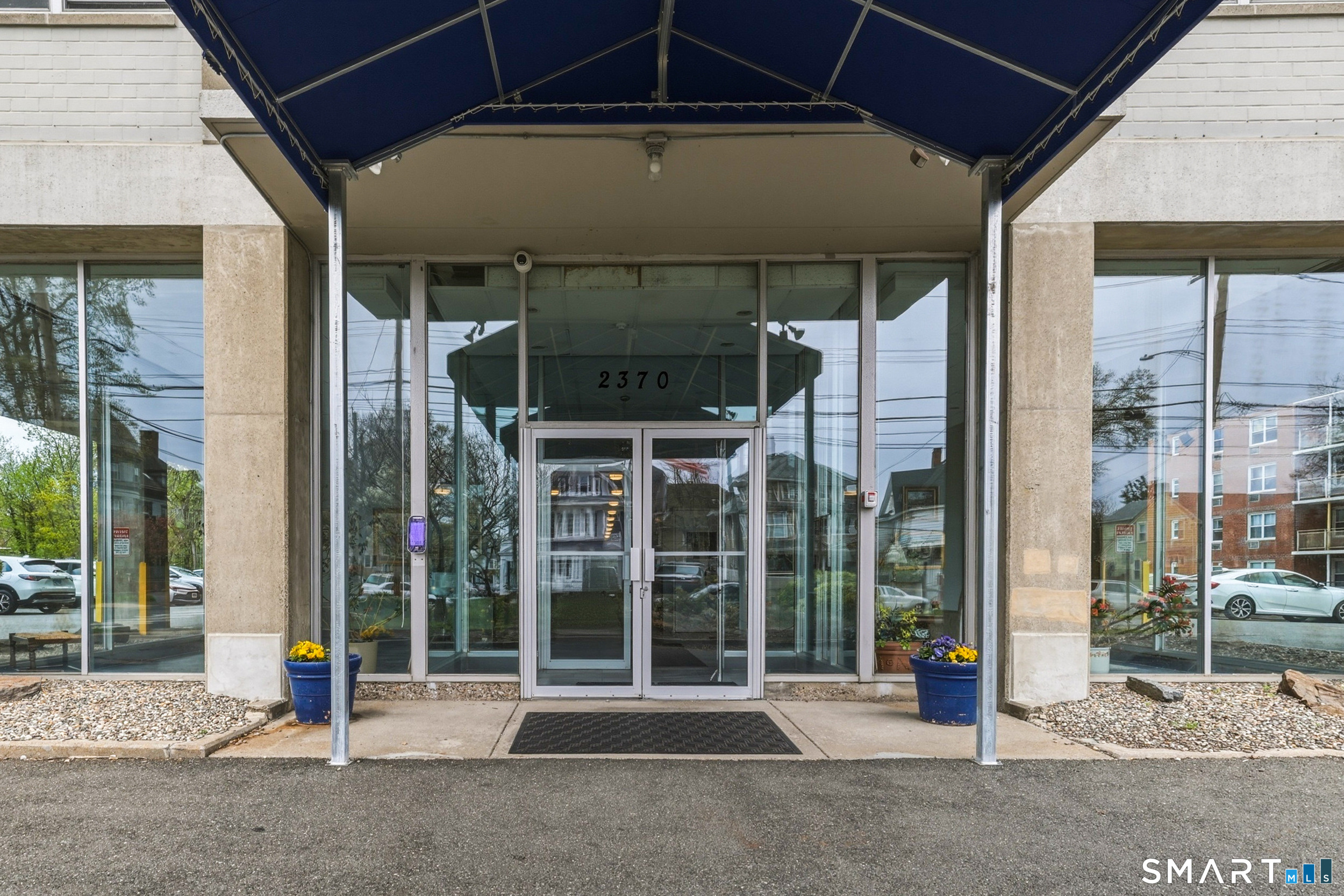 North Ave, Bridgeport, CT 06604 #1