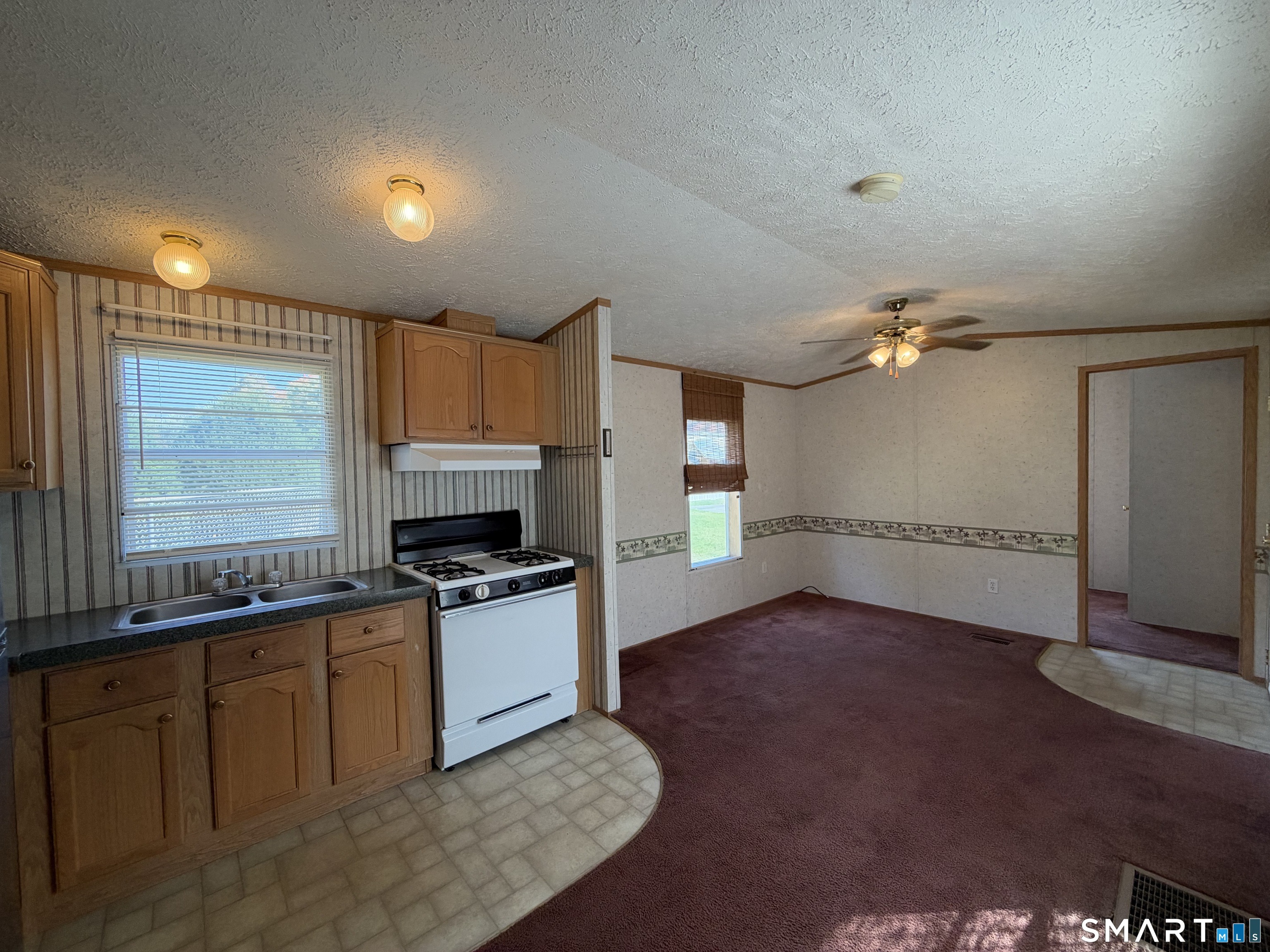 Cooke St, Plainville, CT 06062