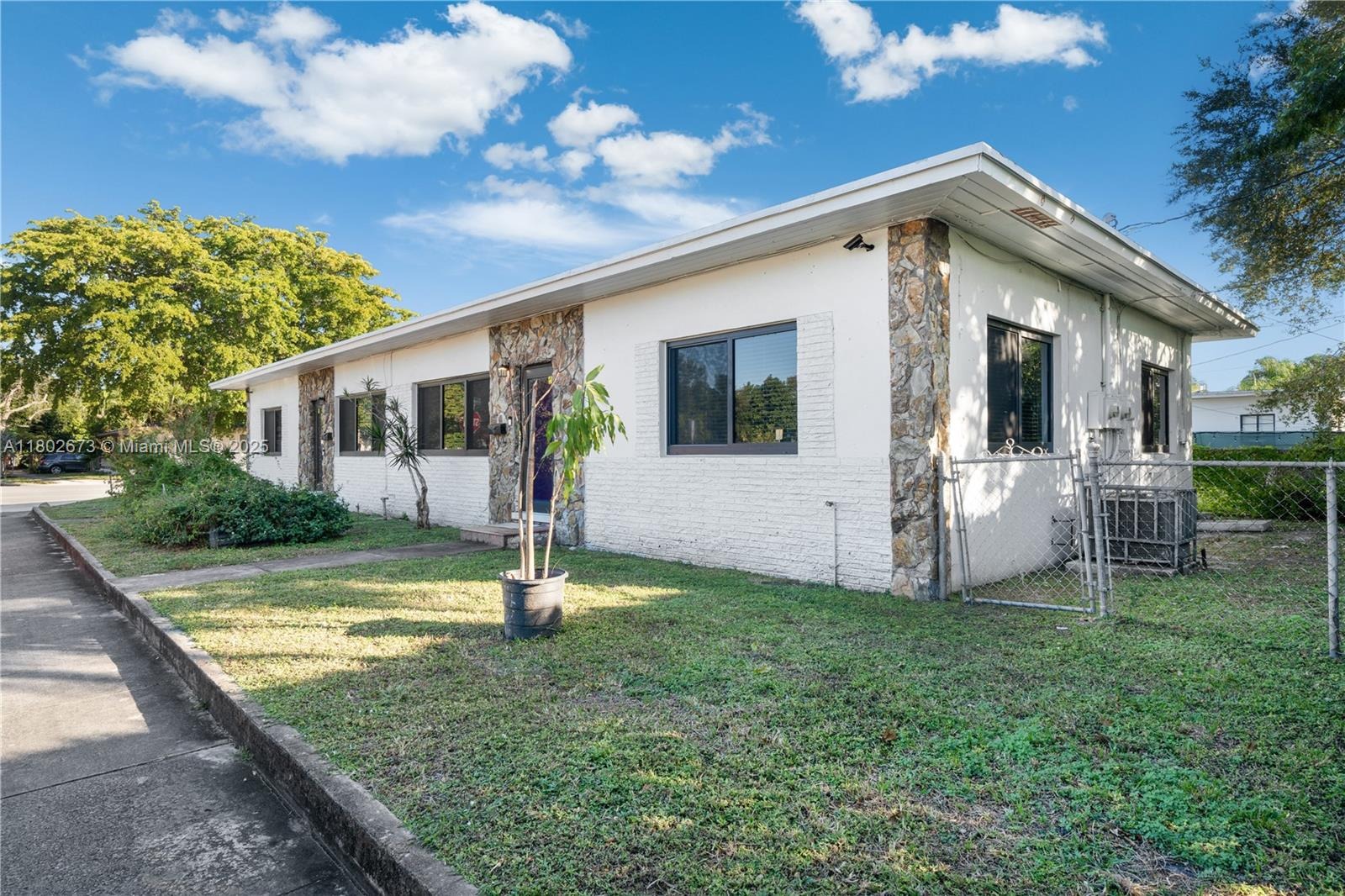 47th St, Miami, FL 33127