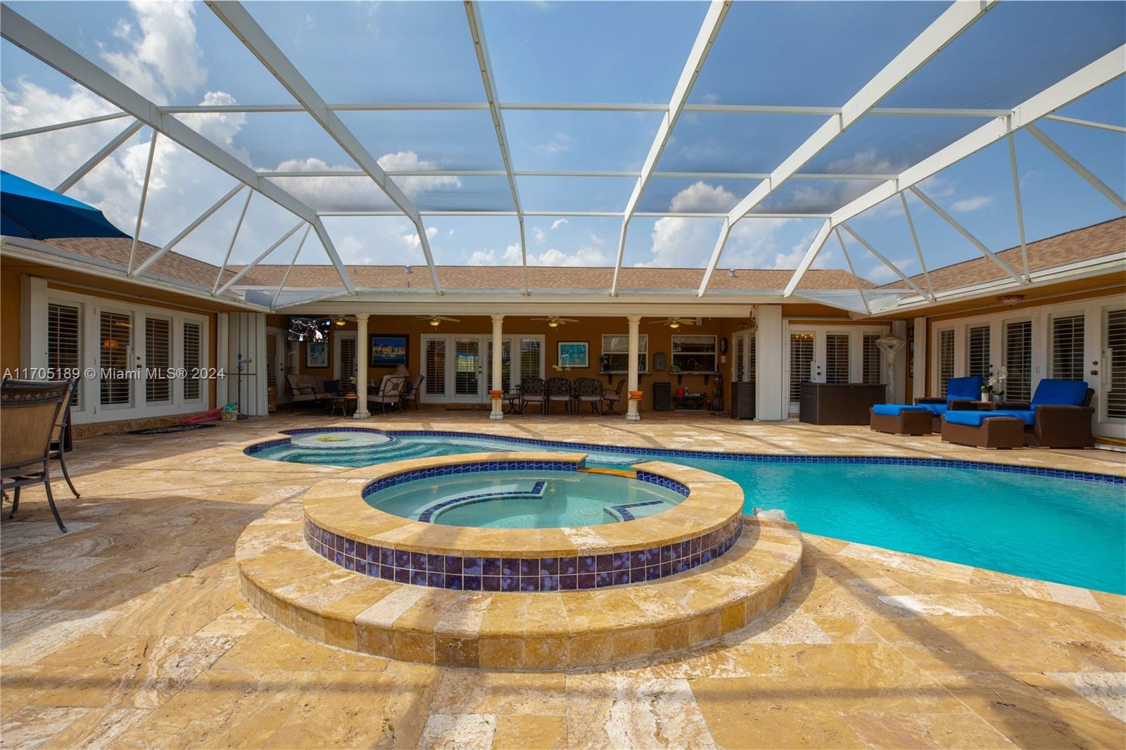 183rd Ter, Palmetto Bay, FL 33157