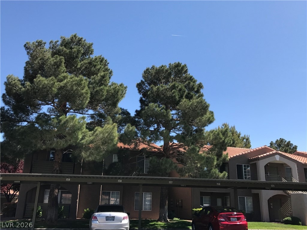 Sealion Dr, Las Vegas, NV 89128
