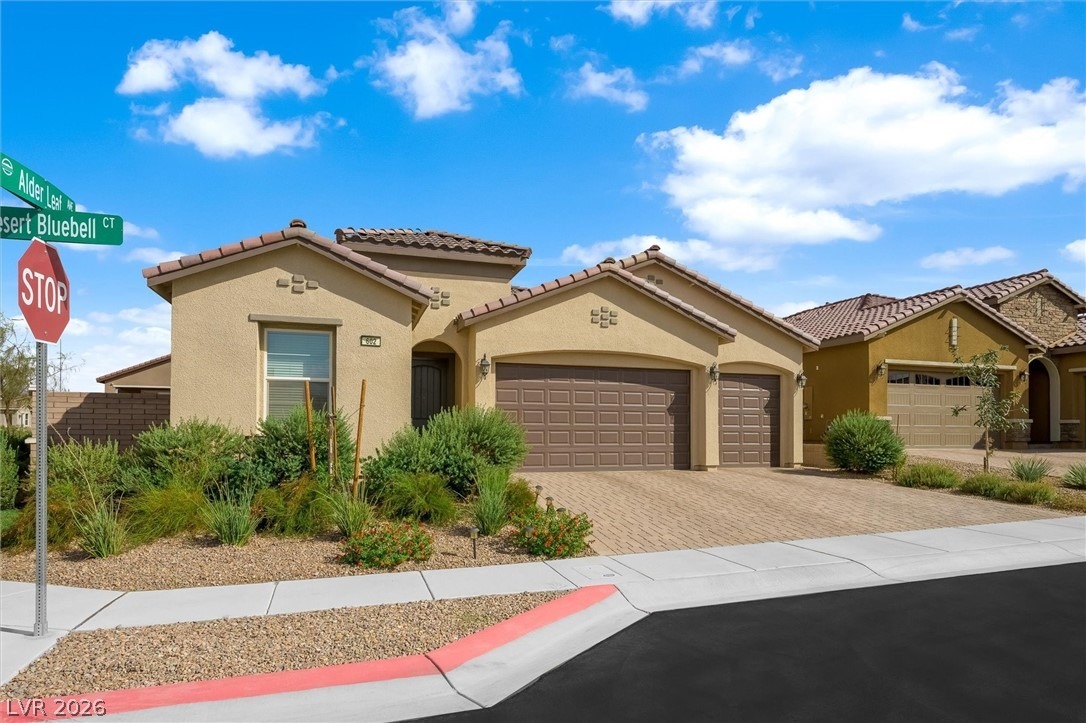 Desert Bluebell Ct, Henderson, NV 89011