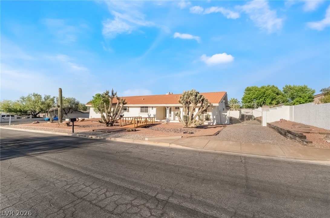Crestway Rd, Henderson, NV 89015 #1