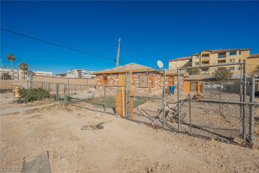 Ogden Ave, Las Vegas, NV 89101 #1