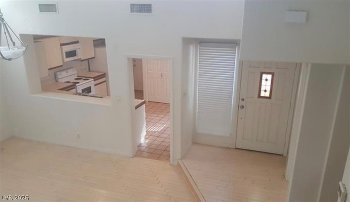 Emerald Springs Ln, Las Vegas, NV 89113