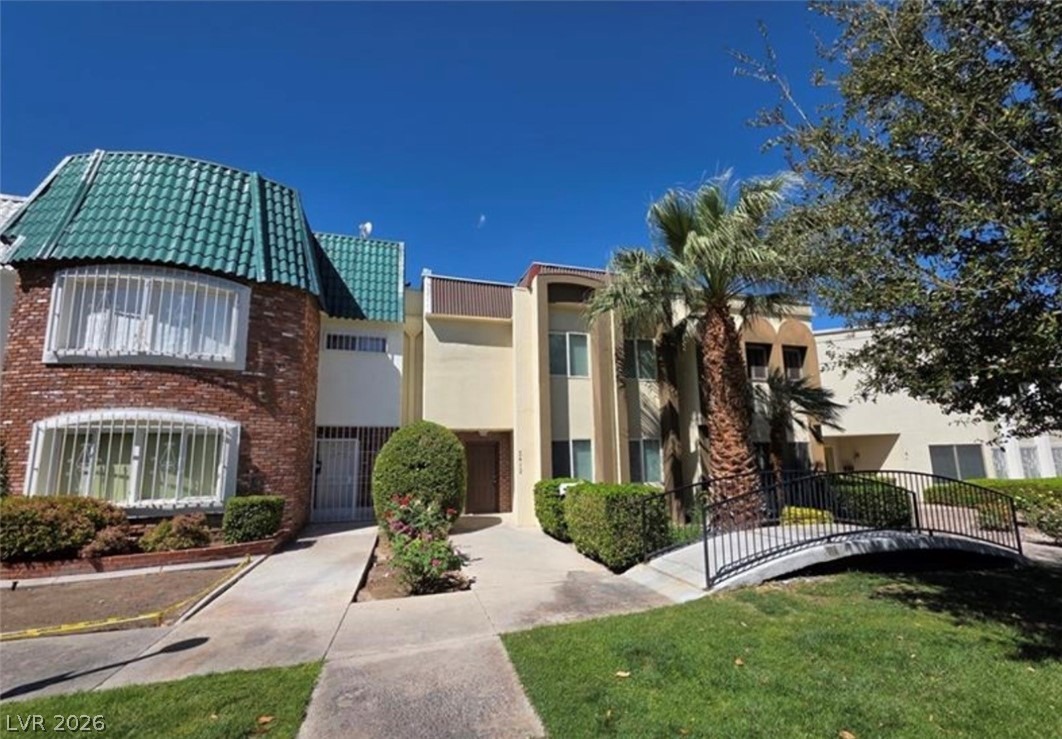 Townhouse Dr, Las Vegas, NV 89121