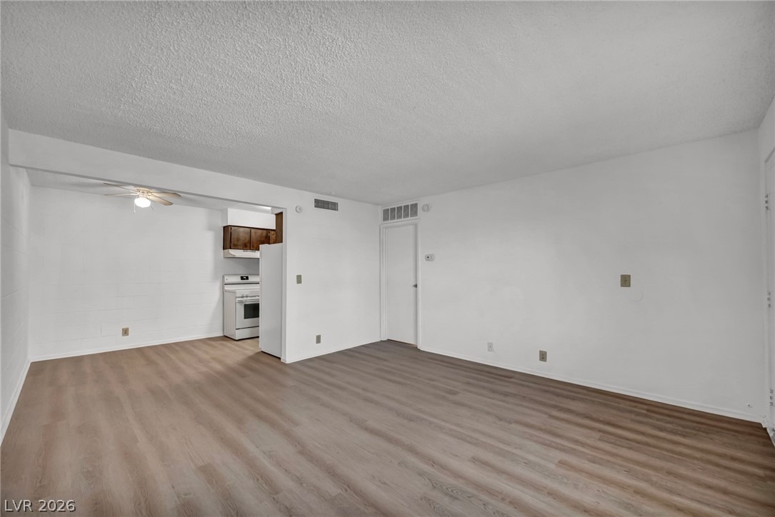 Royal Crest Cir, Las Vegas, NV 89169 #1