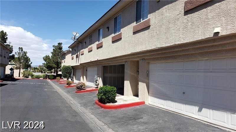 Dusty Creek St, Las Vegas, NV 89128
