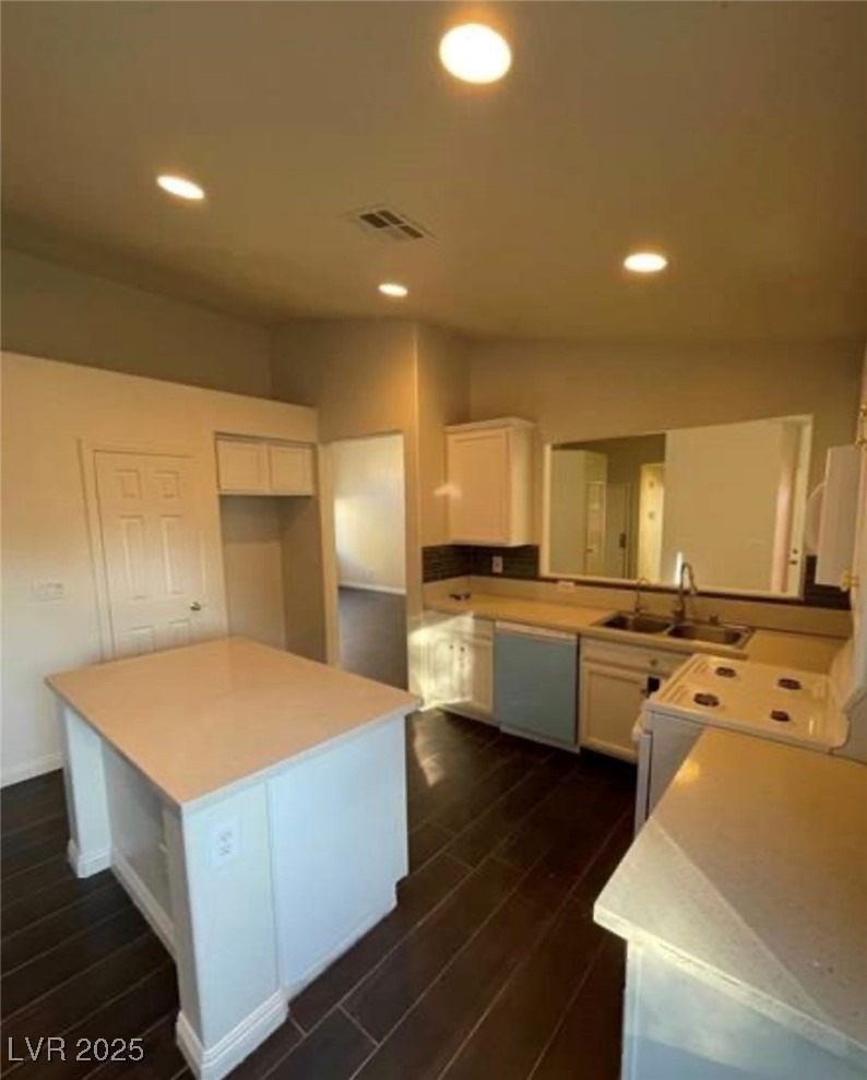Lawrence St, North Las Vegas, NV 89081