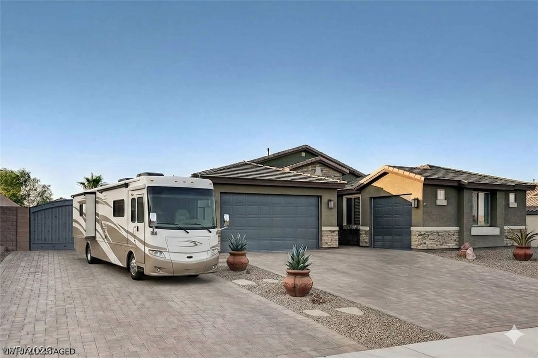 Amulet Ridge Ct, Las Vegas, NV 89149