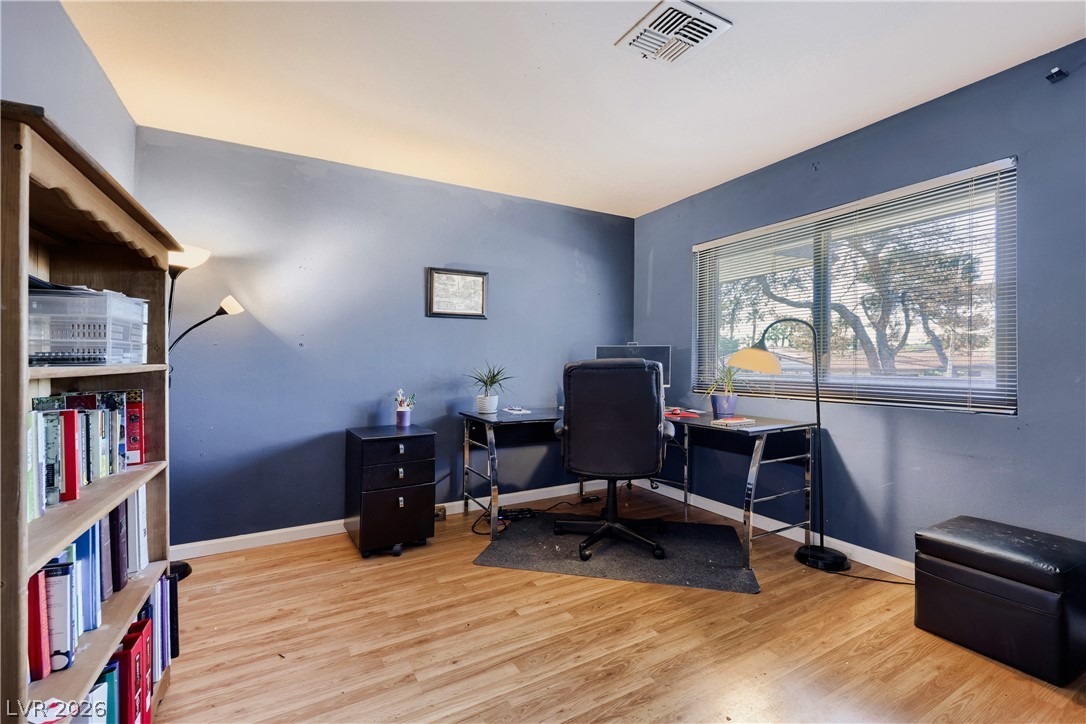 Flamingo Crest Dr, Las Vegas, NV 89121