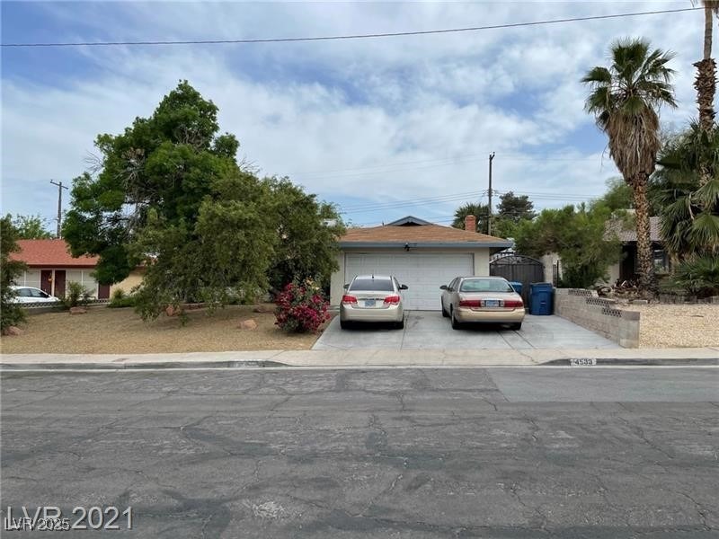 Charles Ronald Ave, Las Vegas, NV 89121