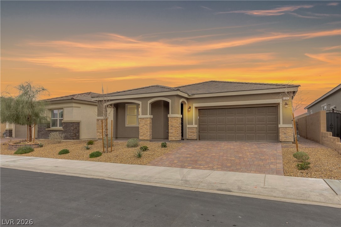 Gosia Grove Ave, North Las Vegas, NV 89031