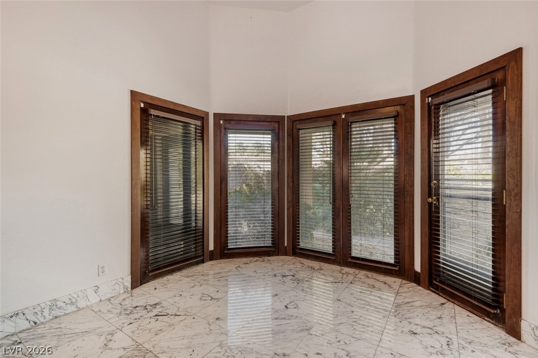 Mission Hills Dr, Las Vegas, NV 89113