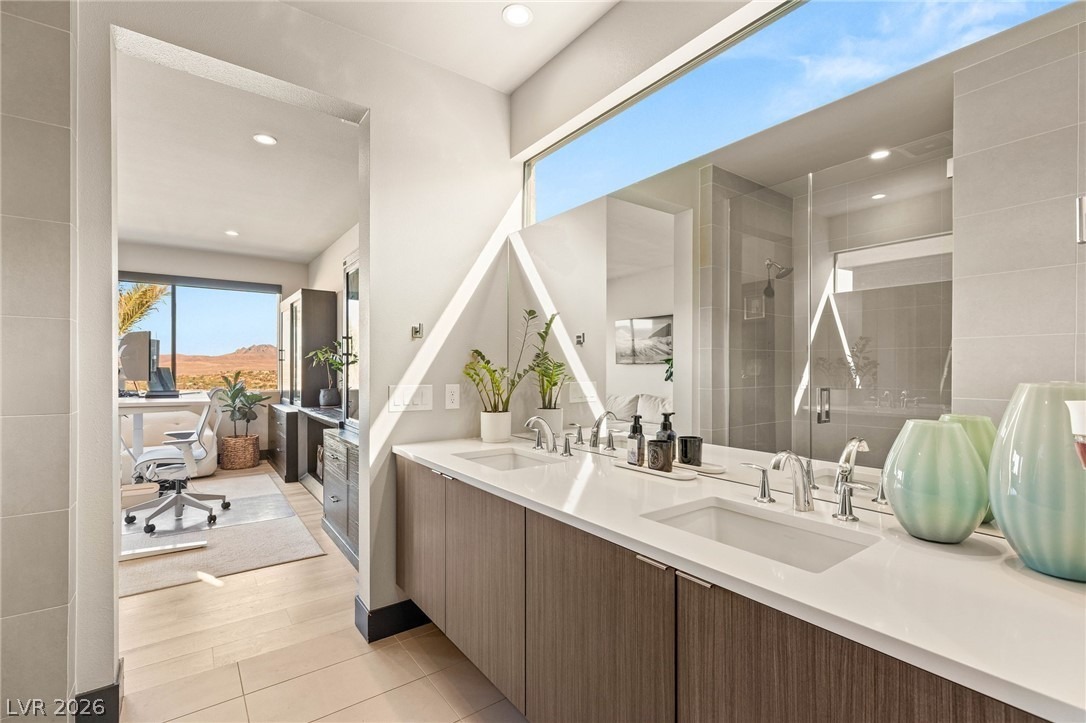 Desert Lake Ln, Henderson, NV 89011
