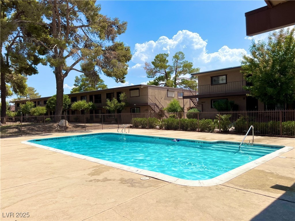 Royal Crest Cir, Las Vegas, NV 89169