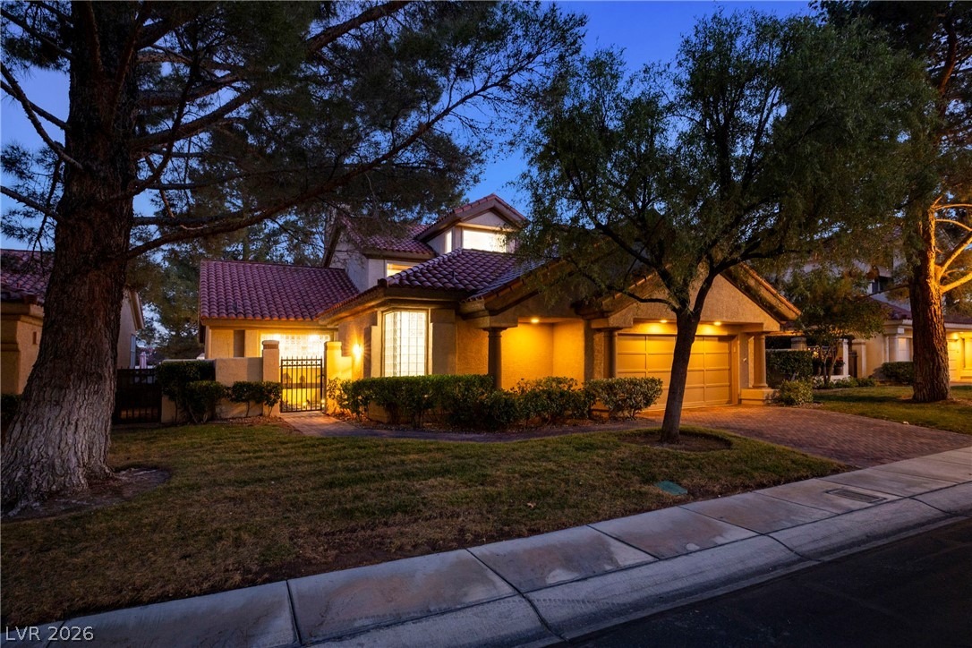 Turtle Creek Cir, Las Vegas, NV 89113