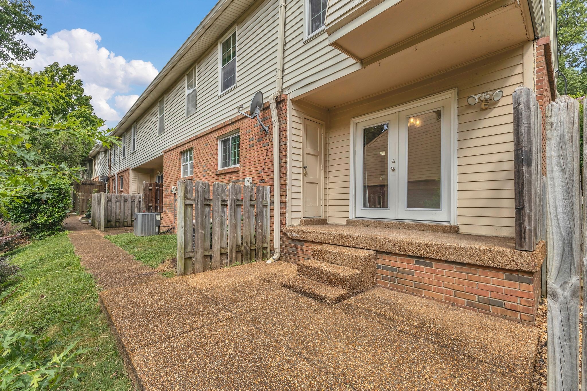 Country Dr, Nashville, TN 37211