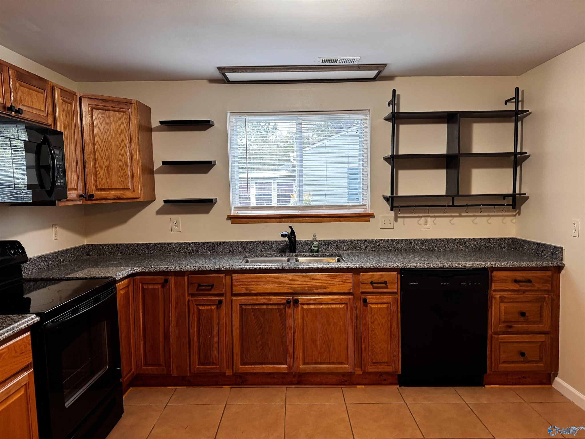 Oakwood Ave, Huntsville, AL 35811 #1