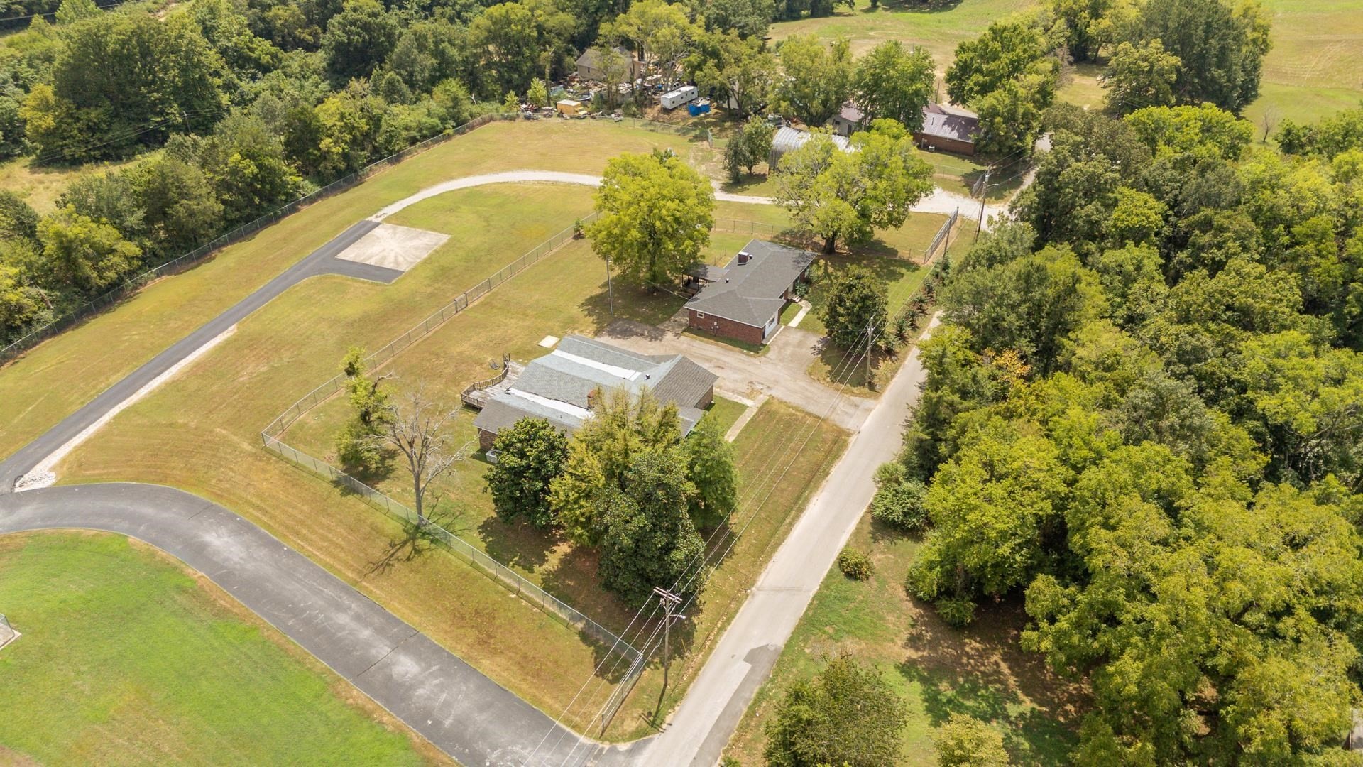 Riverside Dr, Savannah, TN 38372
