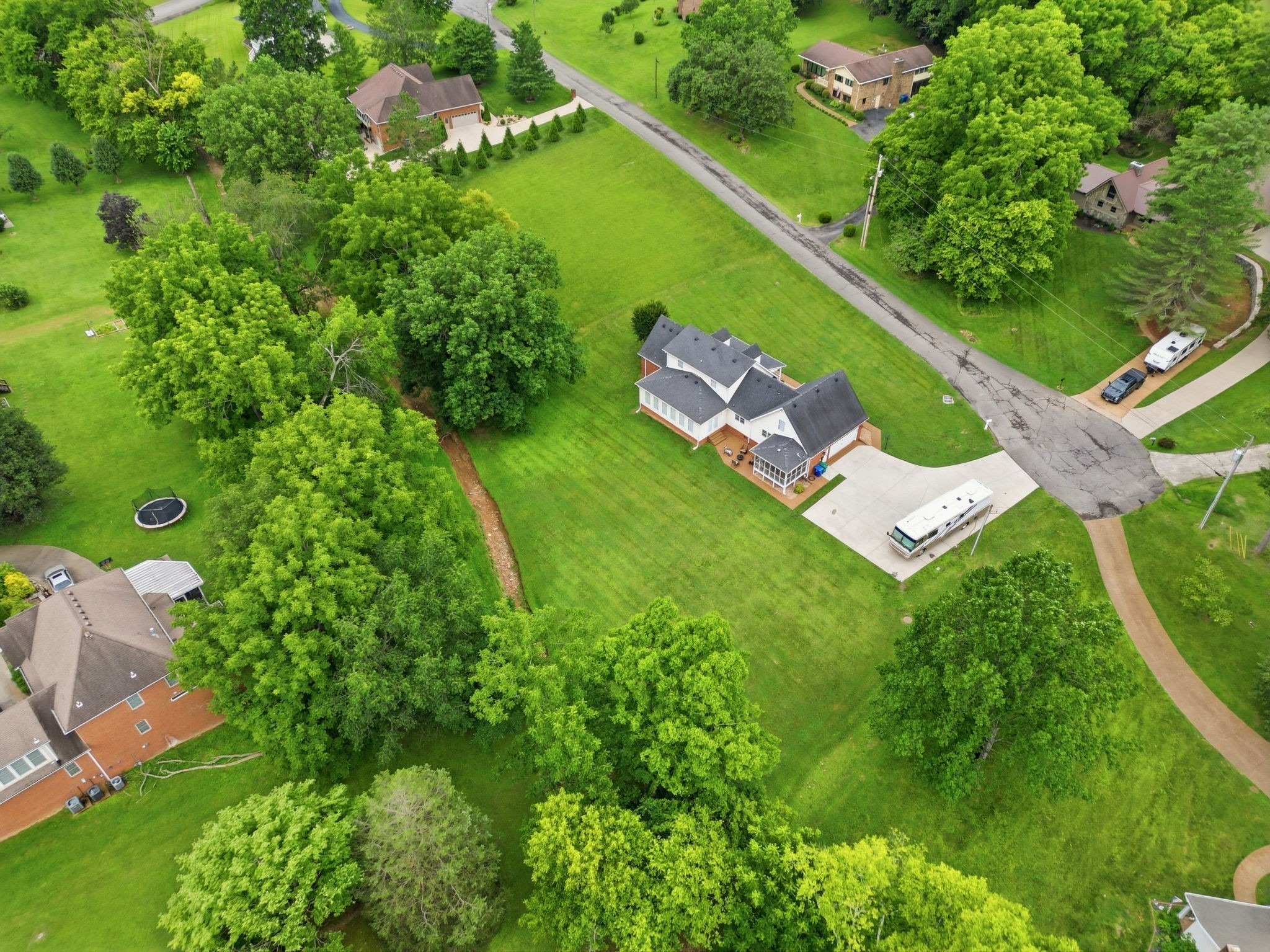 Walnut Ct, White House, TN 37188