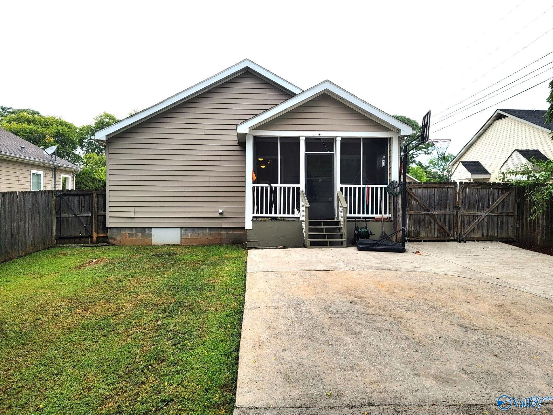 Bell Ave, Huntsville, AL 35816 #1