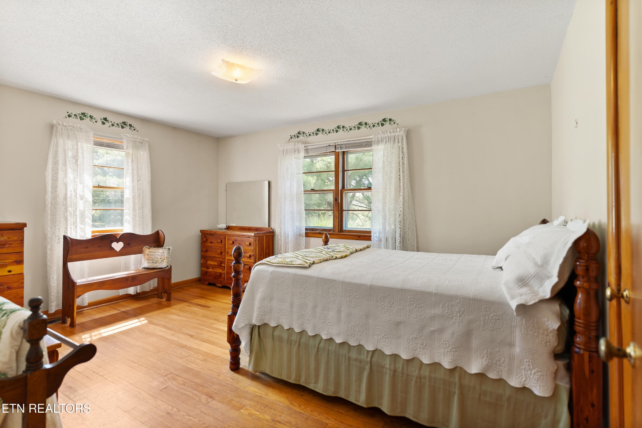 Washington Pike, Knoxville, TN 37917