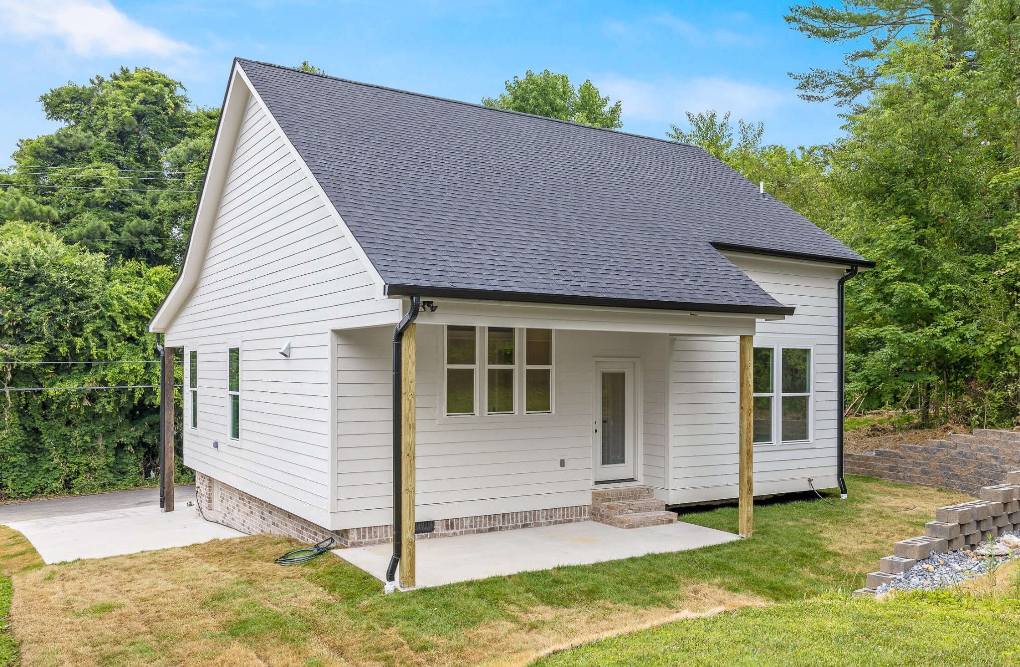 Hiwassee Ave, Cleveland, TN 37312