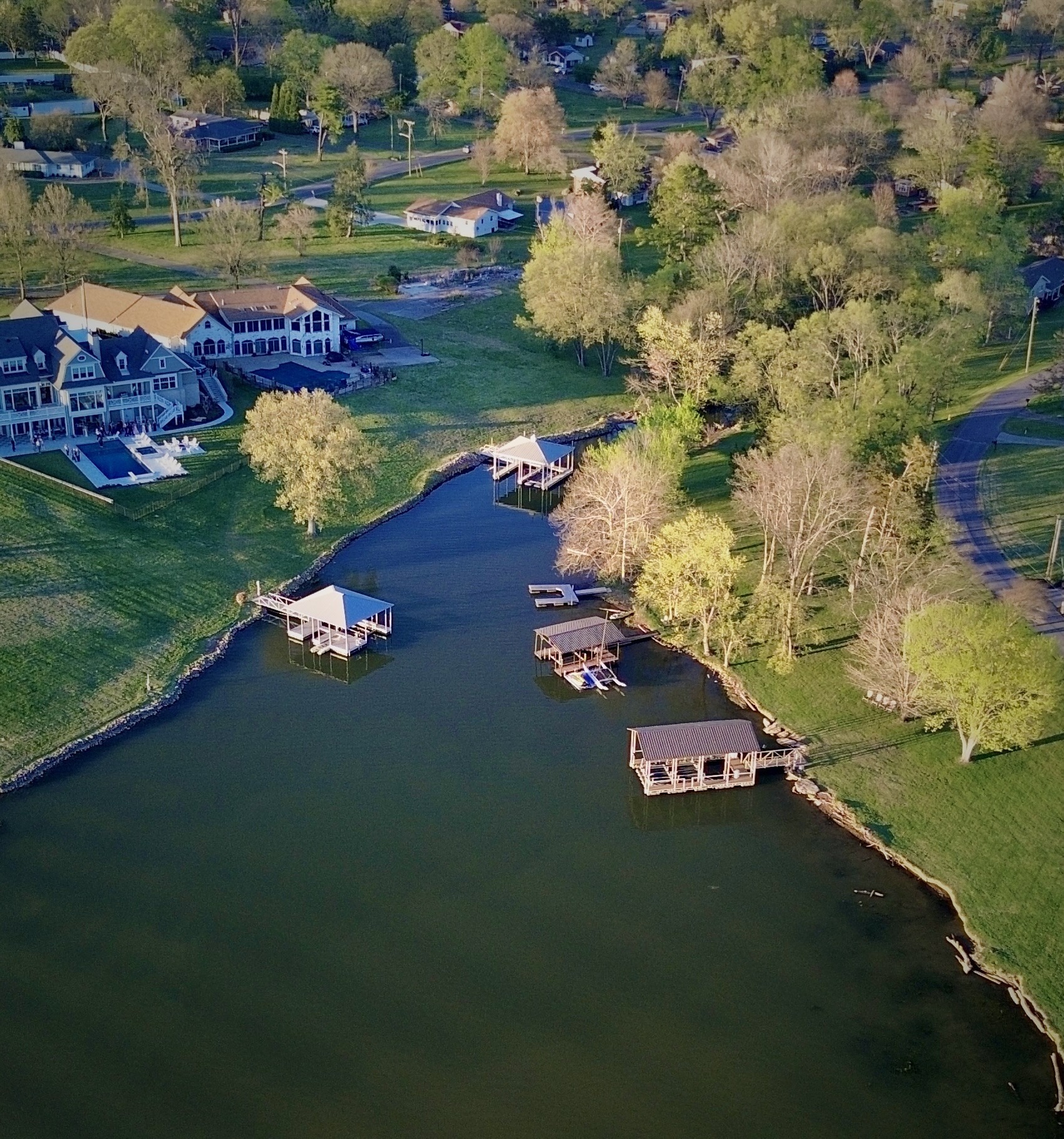 Cherokee Rd, Hendersonville, TN 37075