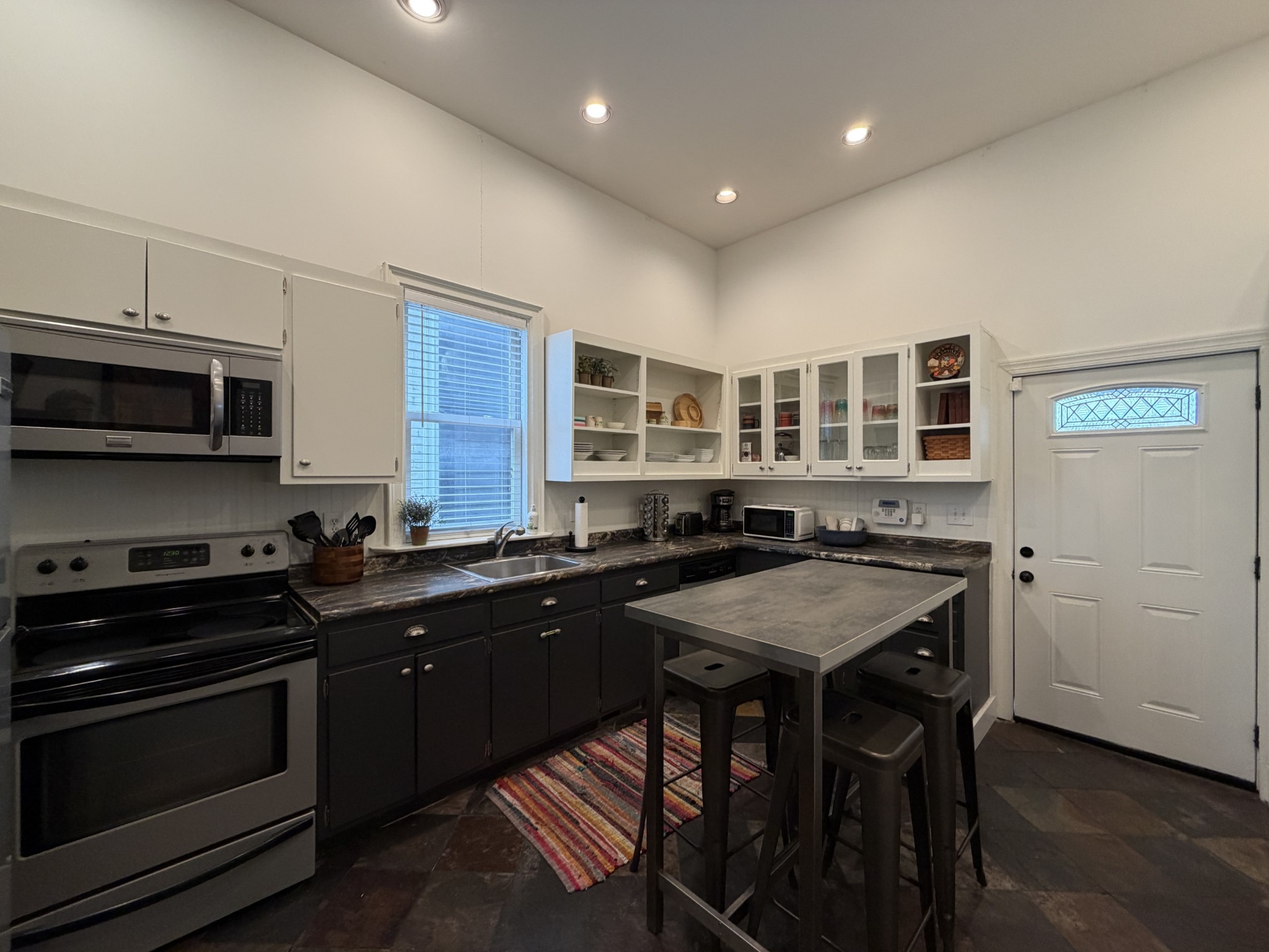 3rd Ave, Nashville, TN 37210